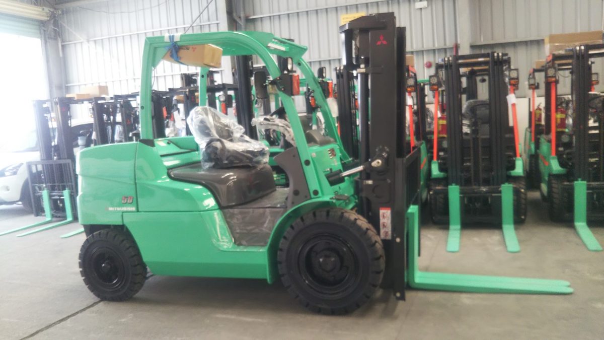 Xe nâng dầu Mitsubishi 5 tấn FD50NT thương hiệu Nhật Bản giá tốt Xe nâng dầu Mitsubishi 5 tấn FD50NT thương hiệu Nhật Bản giá tốt