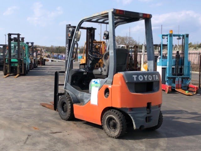 Xe nâng dầu Toyota 1 tấn 8FDL10 được đại lý chúng tôi nhập khẩu trực tiếp Nhật Bản Xe nâng dầu Toyota 1 tấn 8FDL10 được đại lý chúng tôi nhập khẩu trực tiếp Nhật Bản