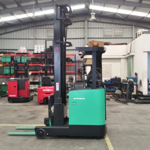 Xe nâng điện Reach Truck ngồi lái Mitsubishi 1.4 - 2 tấn - bản Châu Á Xe nâng điện Reach Truck ngồi lái Mitsubishi 1.4 - 2 tấn - bản Châu Á