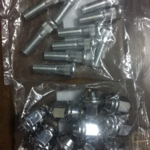 Bulong Tắc Kê Xe Nâng