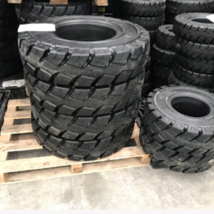 Lốp đặc Xe Nâng Hàng Nhật Bản 8.25-15