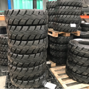 Lốp đặc Xe nâng Hàng Mitsubishi 300-15