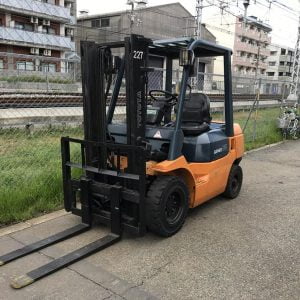 Xe nâng Toyota 2.5 tấn cũ 7FD25 Xe nâng Toyota 2.5 tấn cũ 7FD25