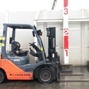 Xe nâng dầu Toyota 2.5 tấn cũ Xe nâng dầu Toyota 2.5 tấn cũ