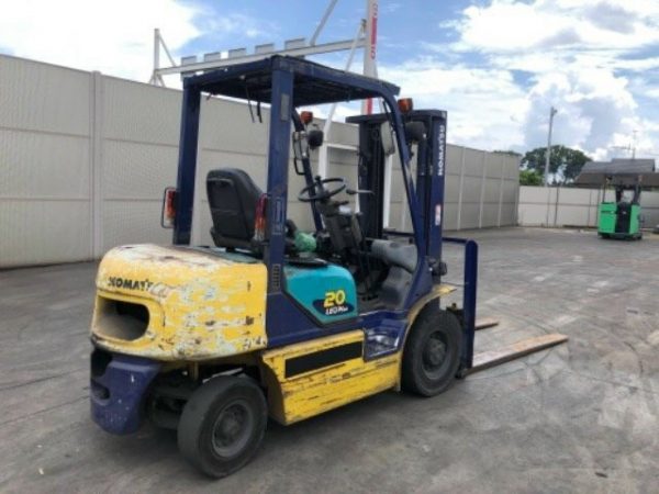 Xe nâng Komatsu 2 tấn FD20C-14
