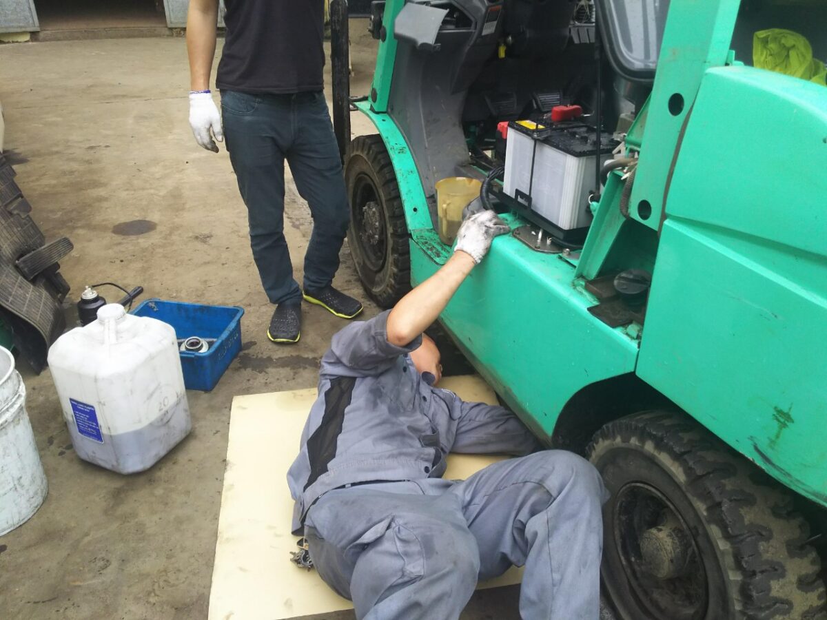 Xe nâng 456 cung cấp dịch vụ sửa chữa và phụ tùng phanh tất cả các dòng xe nâng