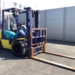 Xe nâng Komatsu FD25C-14 số sàn lốp kép gật gù Xe nâng Komatsu FD25C-14 số sàn lốp kép gật gù