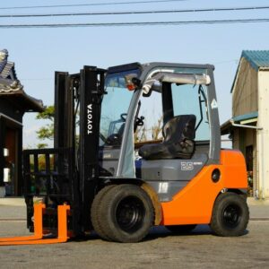 Xe nâng Toyota 2.5 tấn cũ 8FD25 Xe nâng Toyota 2.5 tấn cũ 8FD25