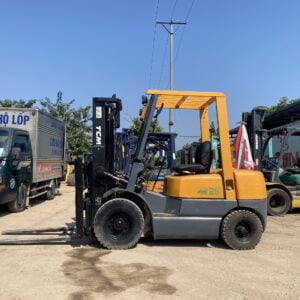 Xe nâng TCM FD25Z5 số sàn dịch giá Xe nâng TCM FD25Z5 số sàn dịch giá