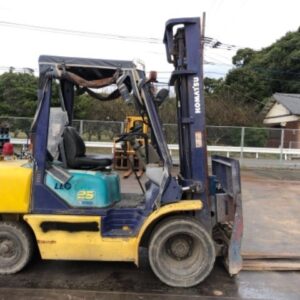 Xe nâng Komatsu FD25HW-12 số sàn lốp kép gật gù