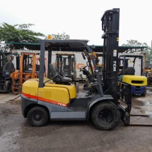Xe nâng TCM 2.5 tấn FD25C3 số sàn lốp kép gật gù Xe nâng TCM 2.5 tấn FD25C3 số sàn lốp kép gật gù