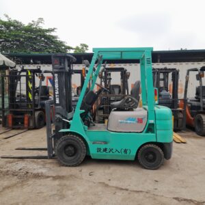 Xe nâng dầu 1.5 tấn giá rẻ Mitsubishi FD15 Xe nâng dầu 1.5 tấn giá rẻ Mitsubishi FD15