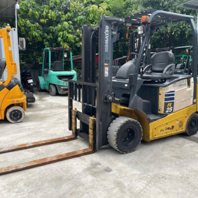 Xe nâng điện cũ 2500kg Komatsu FE25-1