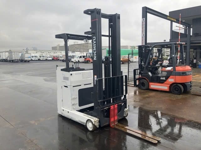 Xe nâng điện đứng lái Nichiyu FBRW15-80B-600M sản xuất năm 2017